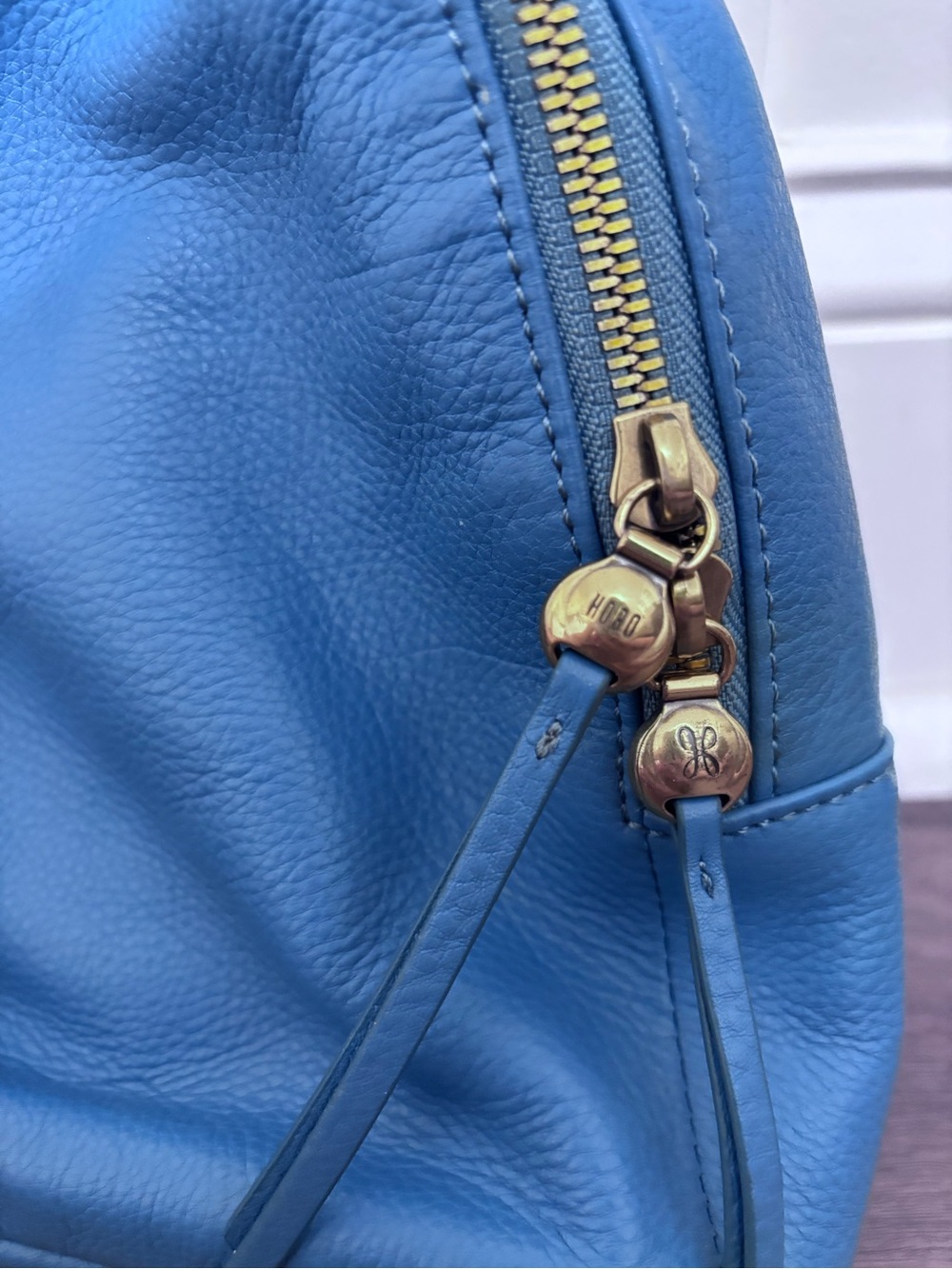 NWOT HOBO pebbled leather “Fern” sling bag in peacock blue - Picture 5 of 12